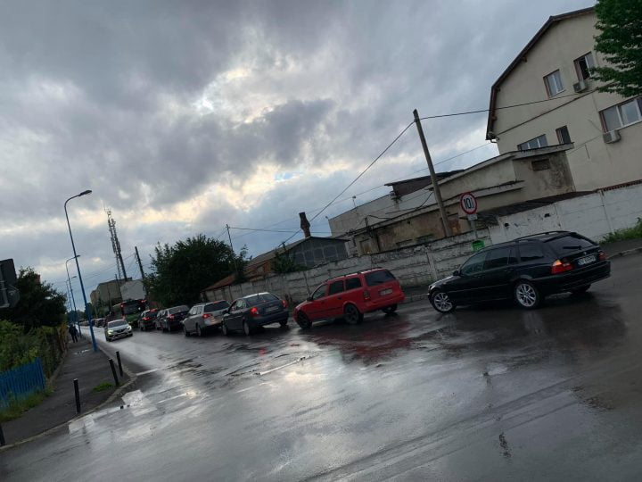 Foto Brașov. Mihai Nanu: „Bartolomeu Nord este blocat total dimineața. Încă 100 de blocuri și ne blocăm de tot” 3