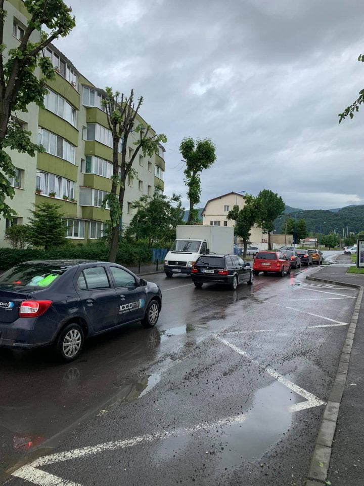 Foto Brașov. Mihai Nanu: „Bartolomeu Nord este blocat total dimineața. Încă 100 de blocuri și ne blocăm de tot” 4