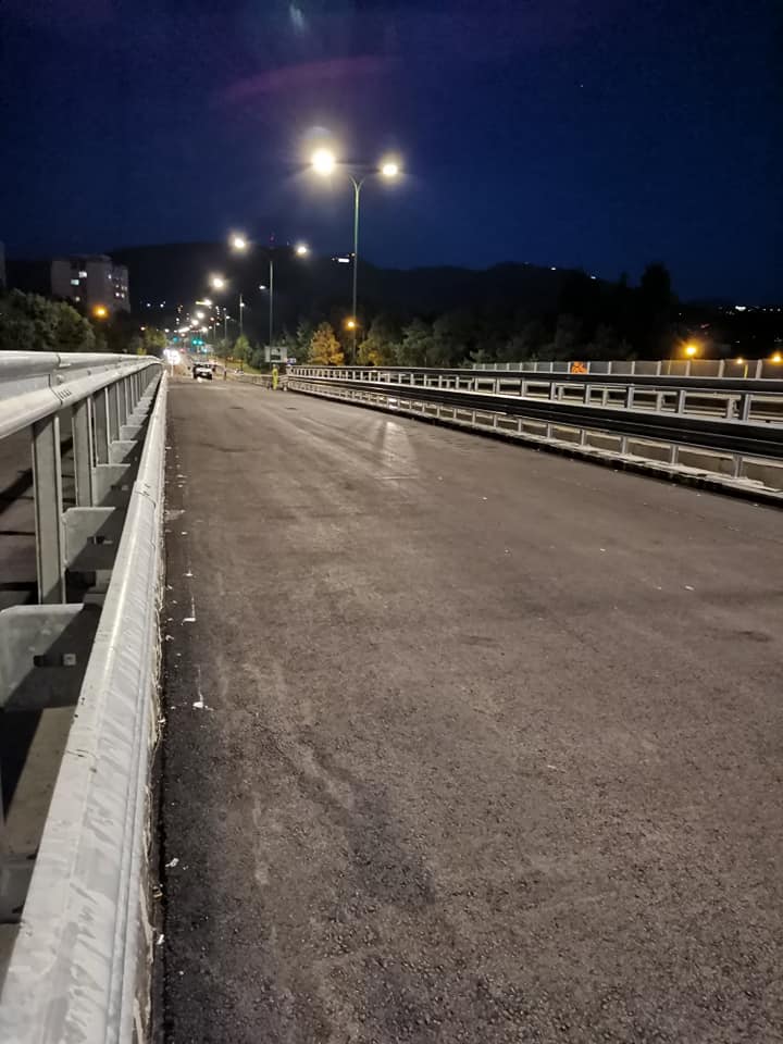 Foto/Video Brașov. La noapte se deschide podul de la Fartec. Ultimele pregătiri 2