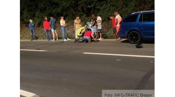 (Foto) Accident Brașov. Doi bicicliști spulberați de un autoturism pe drumul de Poiană 1