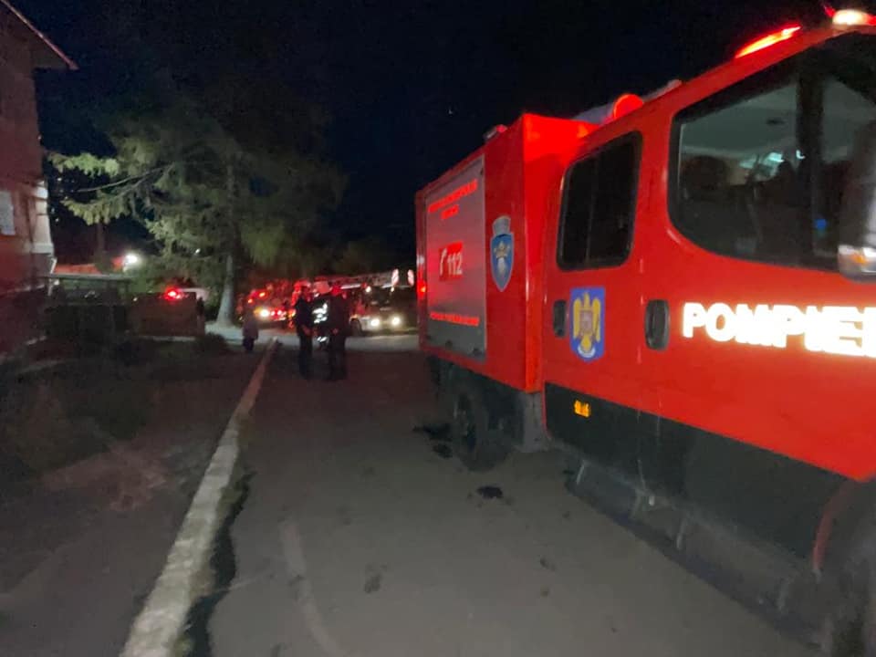(Foto) Incendiu la un spital din Brașov. 150 de pacienți evacuați 5