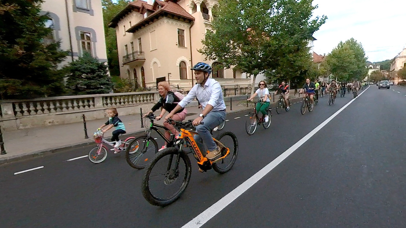 Allen Coliban: „Parada Bicicletelor 2.0 a arătat, încă o dată, că Brașovul merită să aibă piste de biciclete moderne” 1