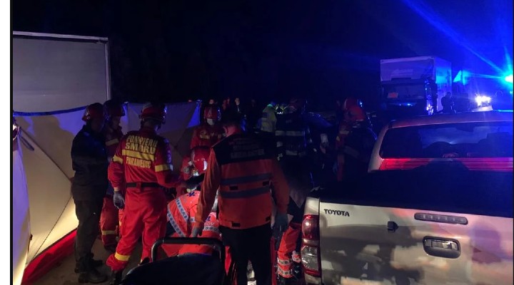 (Video) Accident grav Brașov. Un bărbat a murit, altul în stare gravă după ce două autoturisme s-au ciocnit violent în zona Dâmbul Morii 1