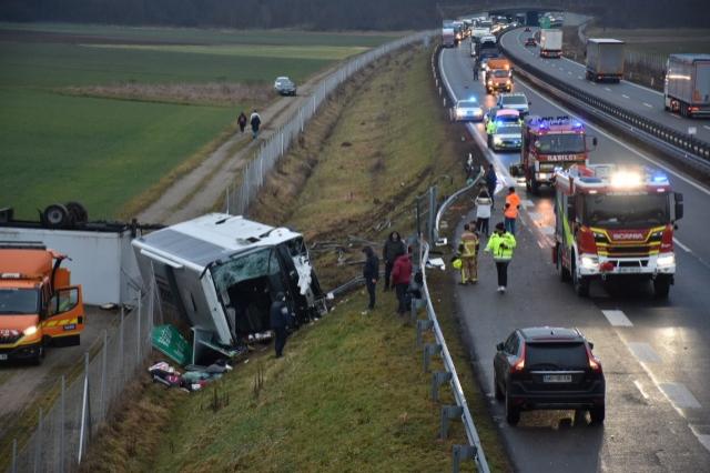 (Foto) Autocar din Brașov, grav accident în Slovenia. Trei persoane au murit, patru sunt grav rănite 1