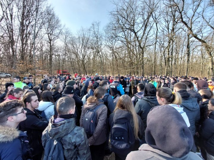 (Foto/Video) Studentă din Braşov, căutată de peste 350 de oameni în pădurea de la marginea oraşului Sibiu. Sunt folosite inclusiv drone 1