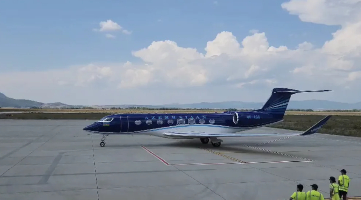 (Video) Pe Aeroportul Brașov a aterizat cel mai mare avion privat cu reacţie 1