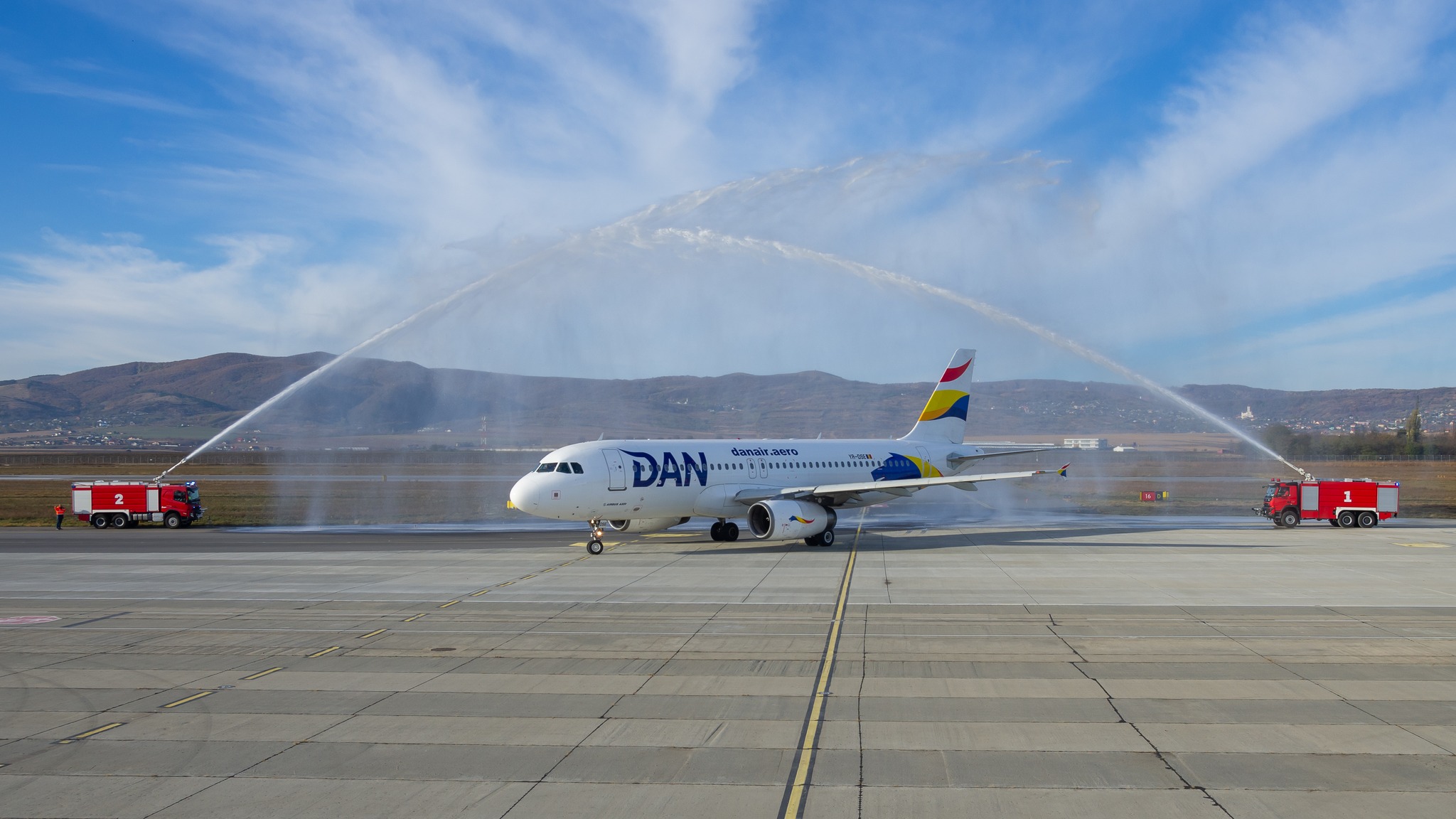 (Foto) Dan Air, primul zbor pe Aeroportul Bacău. Cum arată acum Aeroportul Brașov-  (video) 1