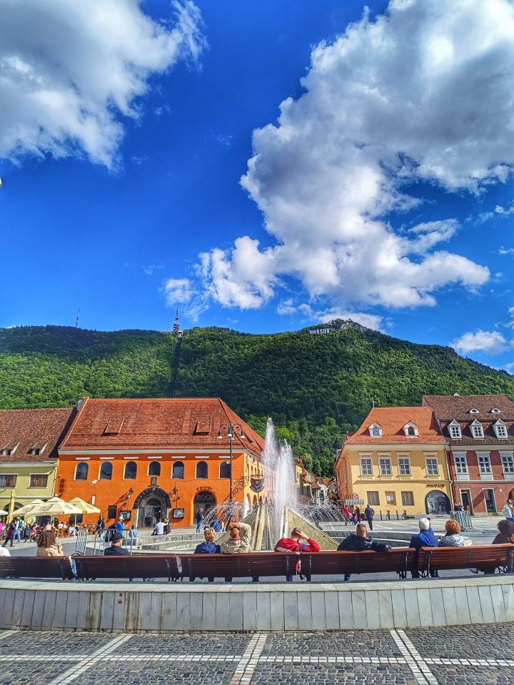 Turist francez, impresionat de Brașov: „Arhitectura este remarcabilă și colorată. Zici că ești acasă și oamenii sunt foarte drăguți. Merită, cu siguranță, un sejur” 3