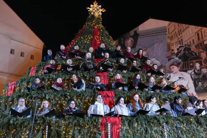 (Foto/Video) S-au deschis Târgurile de Crăciun de la Sibiu și Craiova 5