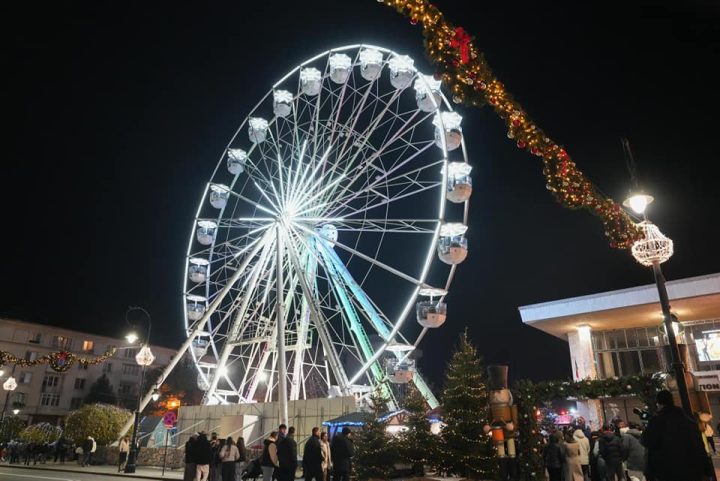 (Foto/Video) S-au deschis Târgurile de Crăciun de la Sibiu și Craiova 7