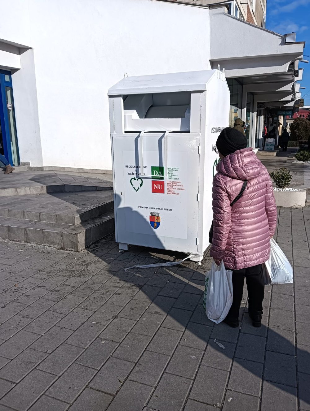 Reciclarea hainelor vechi devine obligatorie. Ce trebuie să facem de anul acesta cu ele 2