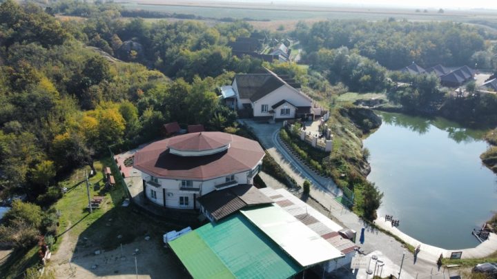 Litoralul Ardealului se redeschide, la doar două ore de Brașov, cu prețuri mai mici și lacuri unice în Europa 3