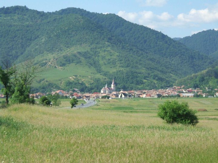 Localitatea de lângă Brașov unde nu există șomaj și se vor intersecta două autostrăzi. Valoarea proprietăților s-a dublat 2 Localitatea de lângă Brașov unde nu există șomaj și se vor intersecta două autostrăzi. Valoarea proprietăților s-a dublat 2