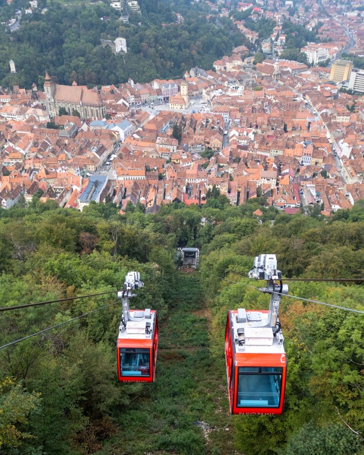 Brașov. Cât costă o plimbare cu noile telecabine de pe Tâmpa. George Copos, investiție de peste 20 de milioane de euro în Brașov: „Este o moştenire pe care o lăsăm pentru următorii 50 de ani” 1