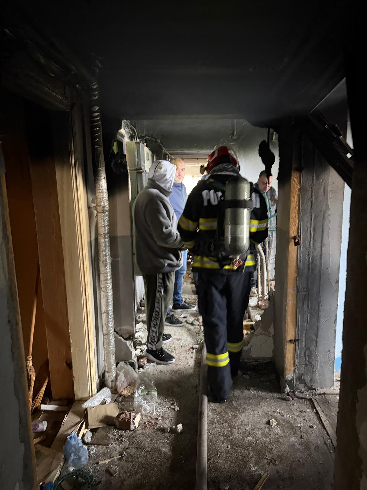 (Video) Ce a mai rămas din blocul care a explodat în această dimineață. A fost activat Planul Roșu de Intervenție 4 (Video) Ce a mai rămas din blocul care a explodat în această dimineață. A fost activat Planul Roșu de Intervenție 4