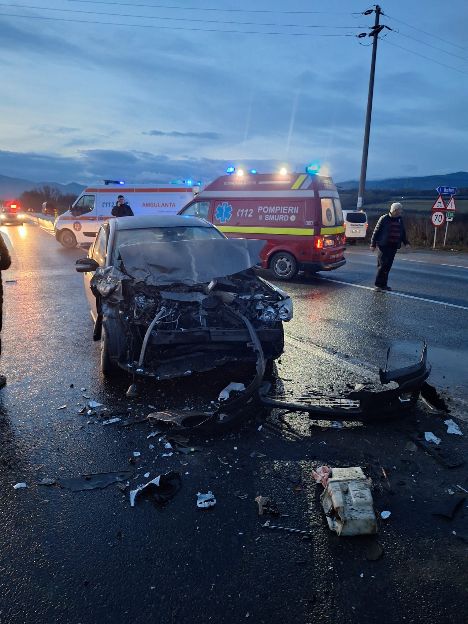 Şase femei rănite. Accident violent pe DN 1 Brașov-Sibiu. Momentul în care virajul unui șofer de 73 de ani a dat totul peste cap pe DN1 4 Şase femei rănite. Accident violent pe DN 1 Brașov-Sibiu. Momentul în care virajul unui șofer de 73 de ani a dat totul peste cap pe DN1 4