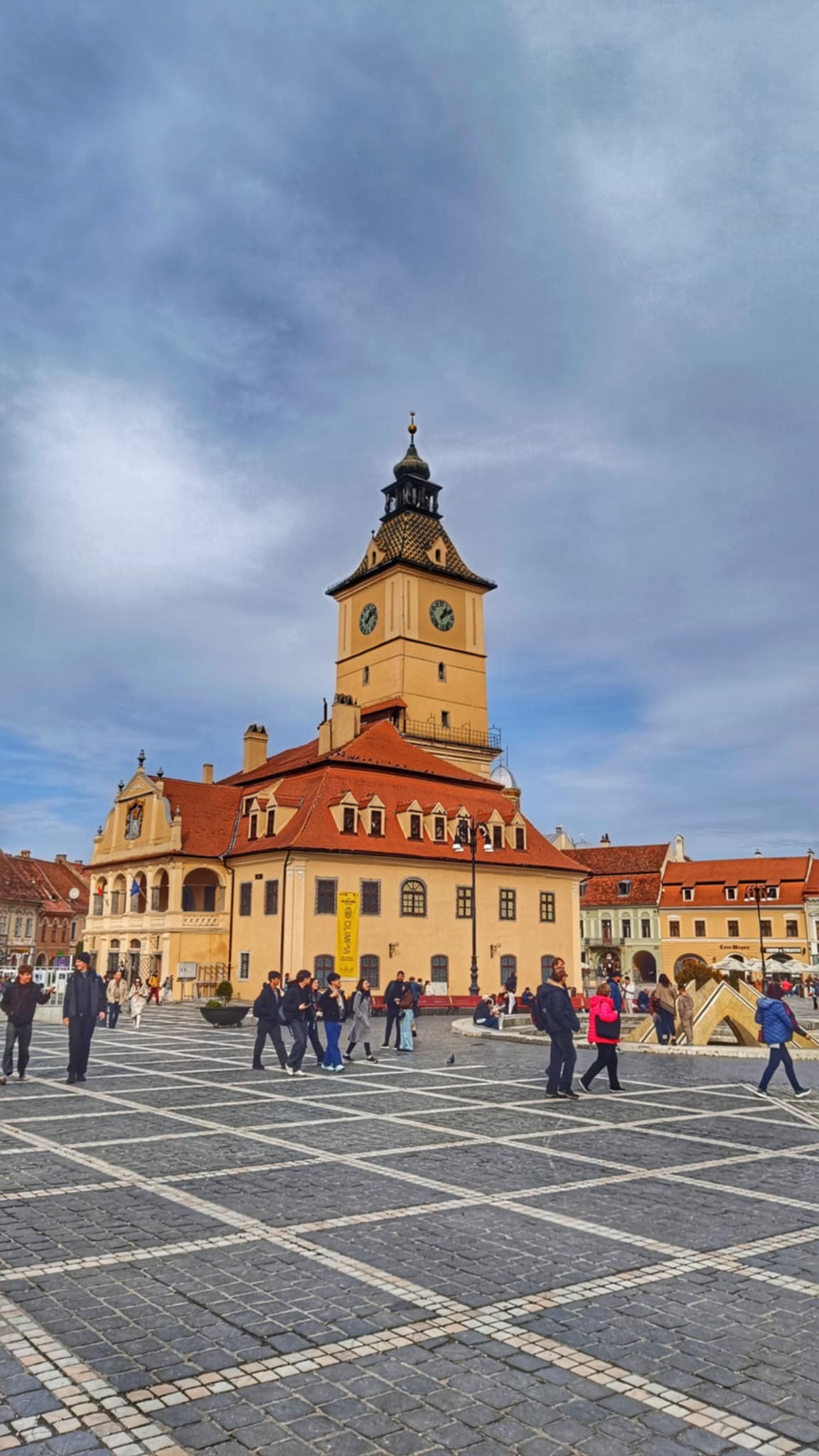 Evenimente Brașov, duminică 9 noiembrie: Teatru, sport, târg cu bun gust 1 Evenimente Brașov, duminică 9 noiembrie: Teatru, sport, târg cu bun gust 1