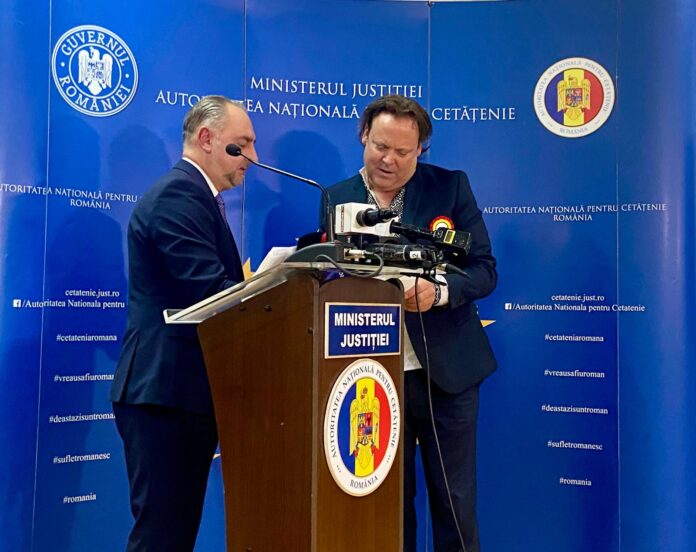 (Video) Brașov. George Scripcaru, despre Charlie Ottley, devenit român cu acte: „Charlie Ottley este și Cetățean de Onoare al Brașovului, pentru documentarul dedicat orașului. Pentru noi, Charlie era de mult unul de-al nostru” 3 (Video) Brașov. George Scripcaru, despre Charlie Ottley, devenit român cu acte: „Charlie Ottley este și Cetățean de Onoare al Brașovului, pentru documentarul dedicat orașului. Pentru noi, Charlie era de mult unul de-al nostru” 3