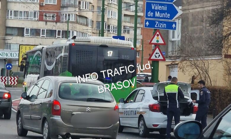 (Video) Accident Brașov. Carambol pe strada Toamnei: trei autovehicule implicate 1 (Video) Accident Brașov. Carambol pe strada Toamnei: trei autovehicule implicate 1