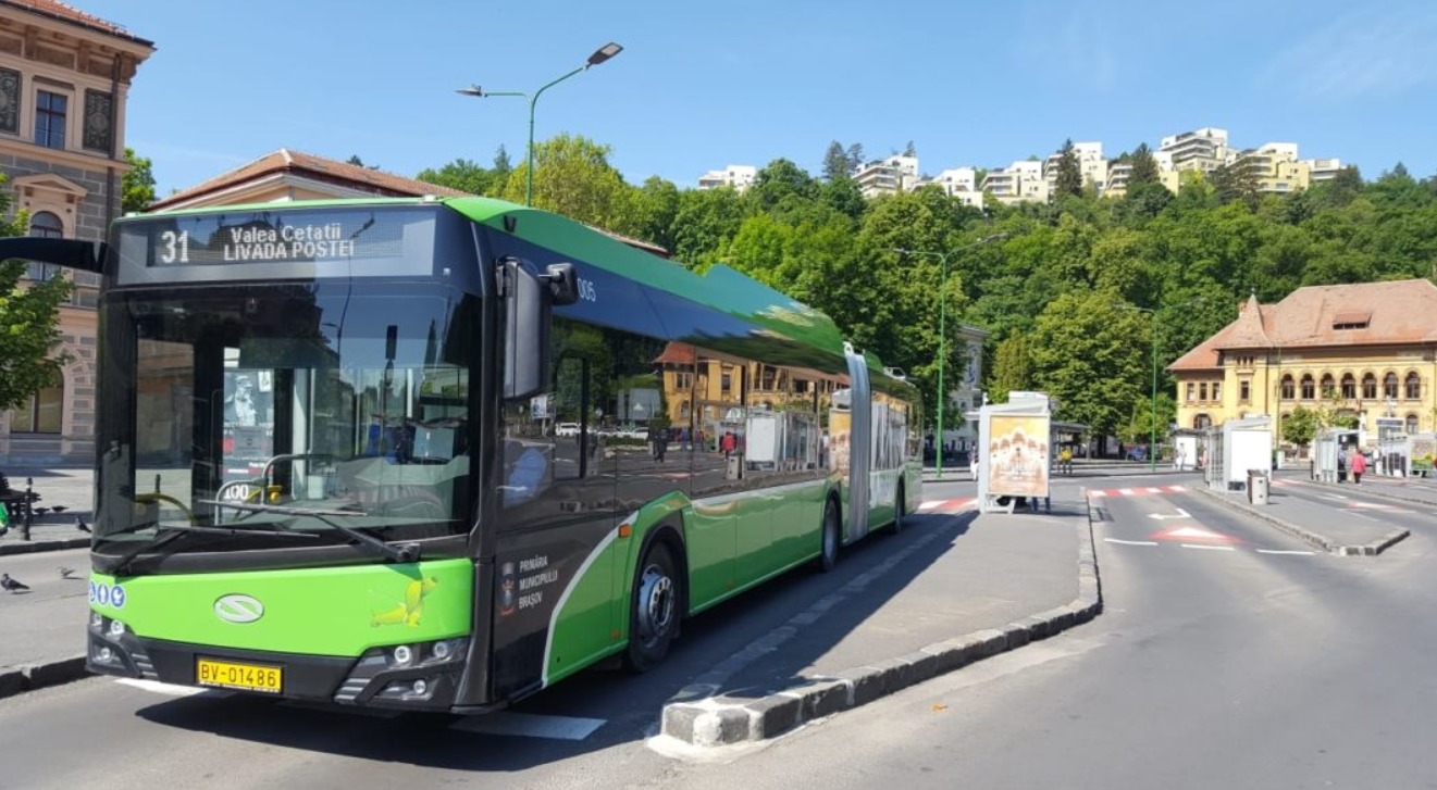 Brașov. Scene revoltătoare: femei pipăite în autobuzele RATBV. Bărbat de 58 de ani, prins după ce le atingea indecent în aglomerație 1 Brașov. Scene revoltătoare: femei pipăite în autobuzele RATBV. Bărbat de 58 de ani, prins după ce le atingea indecent în aglomerație 1
