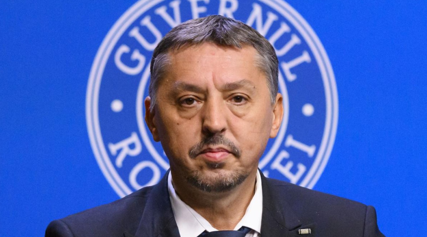 Reacția ministrului după ce un elev a fost lovit de colegi și a rămas fără un deget. Elev de 6 ani, dezbrăcat și bătut de colegii din clasa zero 1 Reacția ministrului după ce un elev a fost lovit de colegi și a rămas fără un deget. Elev de 6 ani, dezbrăcat și bătut de colegii din clasa zero 1