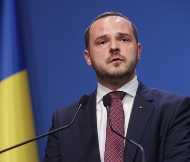 Brașov. Scandalul de la Spitalul Județean a ajuns până la ministrul Sănătății. 13 medici sunt în război cu managerul Dan Grigorescu. Ce le-a transmis ministrul Sănătății 3 Brașov. Scandalul de la Spitalul Județean a ajuns până la ministrul Sănătății. 13 medici sunt în război cu managerul Dan Grigorescu. Ce le-a transmis ministrul Sănătății 3