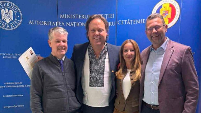 (Video) Brașov. George Scripcaru, despre Charlie Ottley, devenit român cu acte: „Charlie Ottley este și Cetățean de Onoare al Brașovului, pentru documentarul dedicat orașului. Pentru noi, Charlie era de mult unul de-al nostru” 1 (Video) Brașov. George Scripcaru, despre Charlie Ottley, devenit român cu acte: „Charlie Ottley este și Cetățean de Onoare al Brașovului, pentru documentarul dedicat orașului. Pentru noi, Charlie era de mult unul de-al nostru” 1