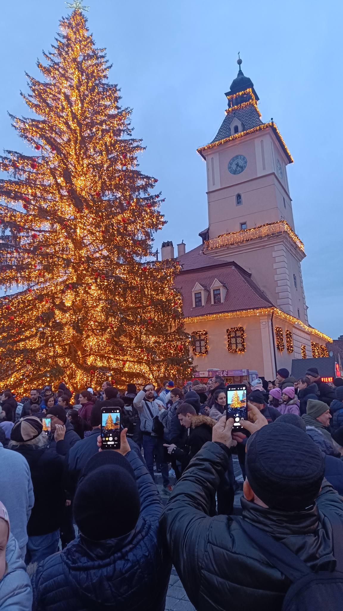 Evenimente Brasov, duminică 7 decembrie: „Leru-i ler” la Reduta, „Steaua fără nume” la teatru, patinoar la Olimpia și Caravana Coca-Cola la Modarom 1 Evenimente Brasov, duminică 7 decembrie: „Leru-i ler” la Reduta, „Steaua fără nume” la teatru, patinoar la Olimpia și Caravana Coca-Cola la Modarom 1