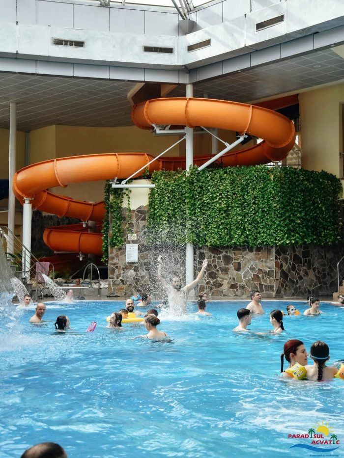 Programul de Paște la Paradisul Acvatic din Brasov 1