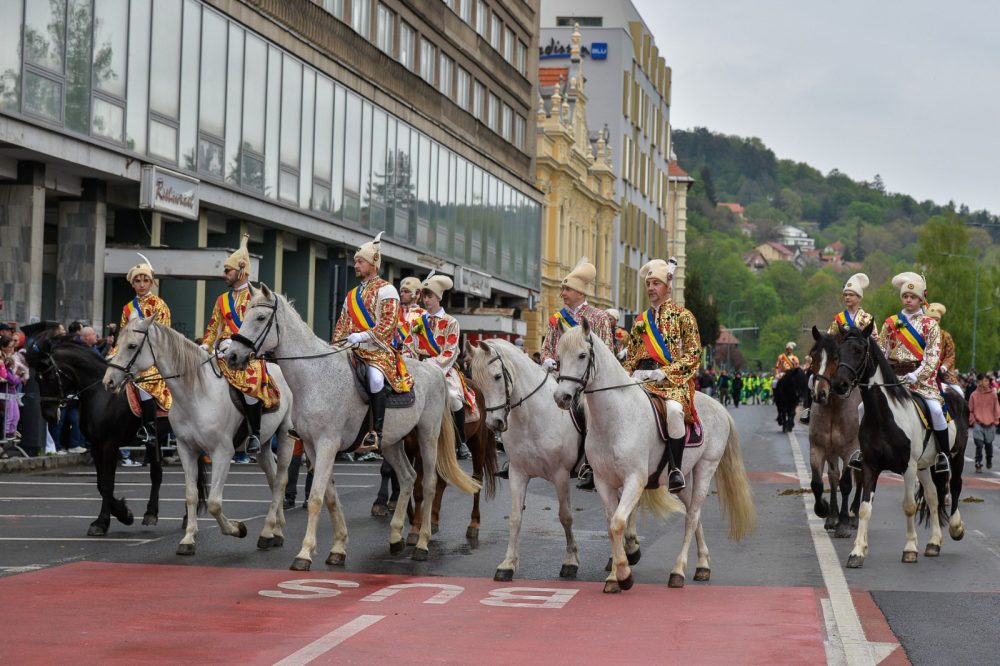 Parada Junilor la Zilele Brașovului. Programul complet al zilei de duminică, de la Coborârea în Cetate la spectacolele din Piața Sfatului 1