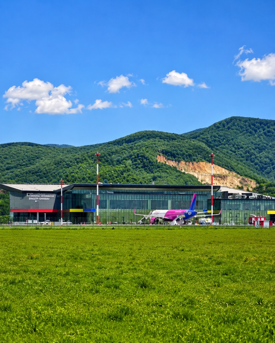 Cresc salariile la Aeroportul Brașov. Bugetul companiei urcă la 38,8 milioane de lei 1 Cresc salariile la Aeroportul Brașov. Bugetul companiei urcă la 38,8 milioane de lei 1