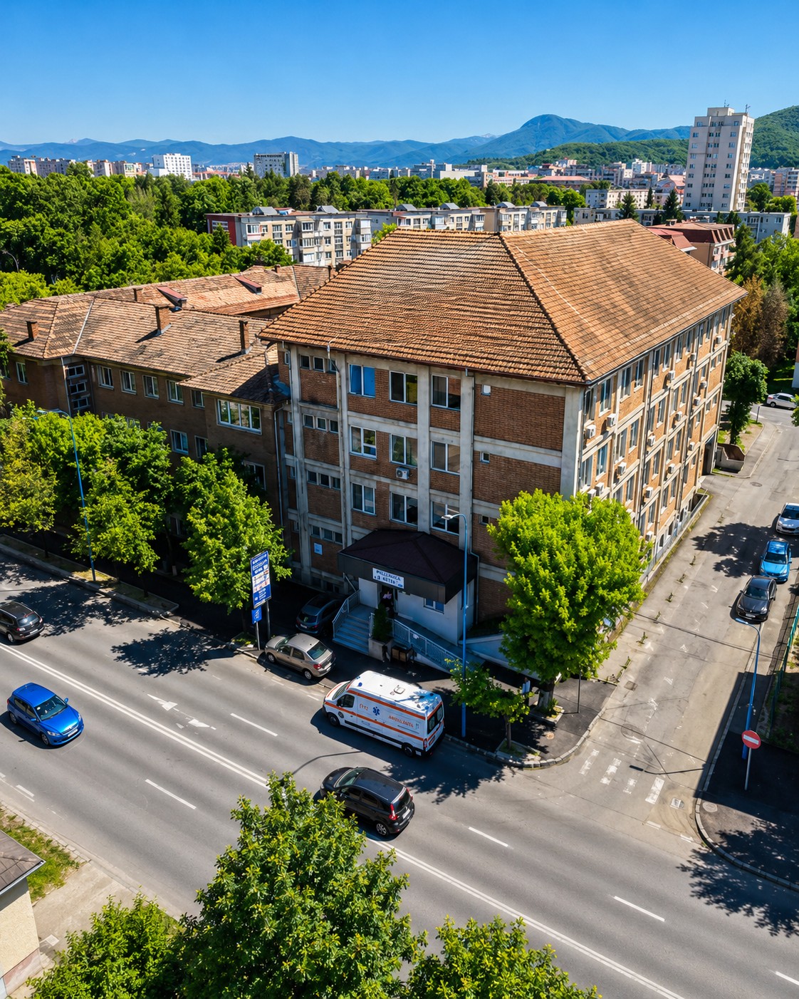 Brașov. Spitalul Tractorul intră în reabilitare: Primăria pregătește clădirea pentru noua Secție de Oncologie 1 Brașov. Spitalul Tractorul intră în reabilitare: Primăria pregătește clădirea pentru noua Secție de Oncologie 1