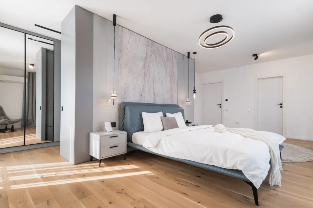 (Foto) Brașov. Două apartamente suprapuse au fost unite într-un penthouse de 140 mp, cu vedere la munte 3 (Foto) Brașov. Două apartamente suprapuse au fost unite într-un penthouse de 140 mp, cu vedere la munte 3