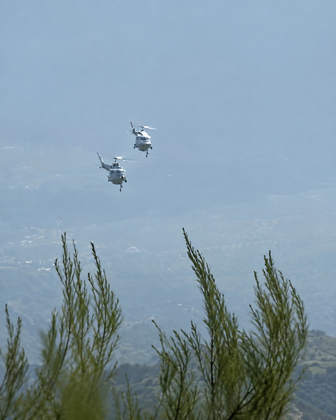 (Video) Două elicoptere de stingere a incendiilor s-au ciocnit în aer, în Grecia. Momentul impactului a fost filmat 1 (Video) Două elicoptere de stingere a incendiilor s-au ciocnit în aer, în Grecia. Momentul impactului a fost filmat 1