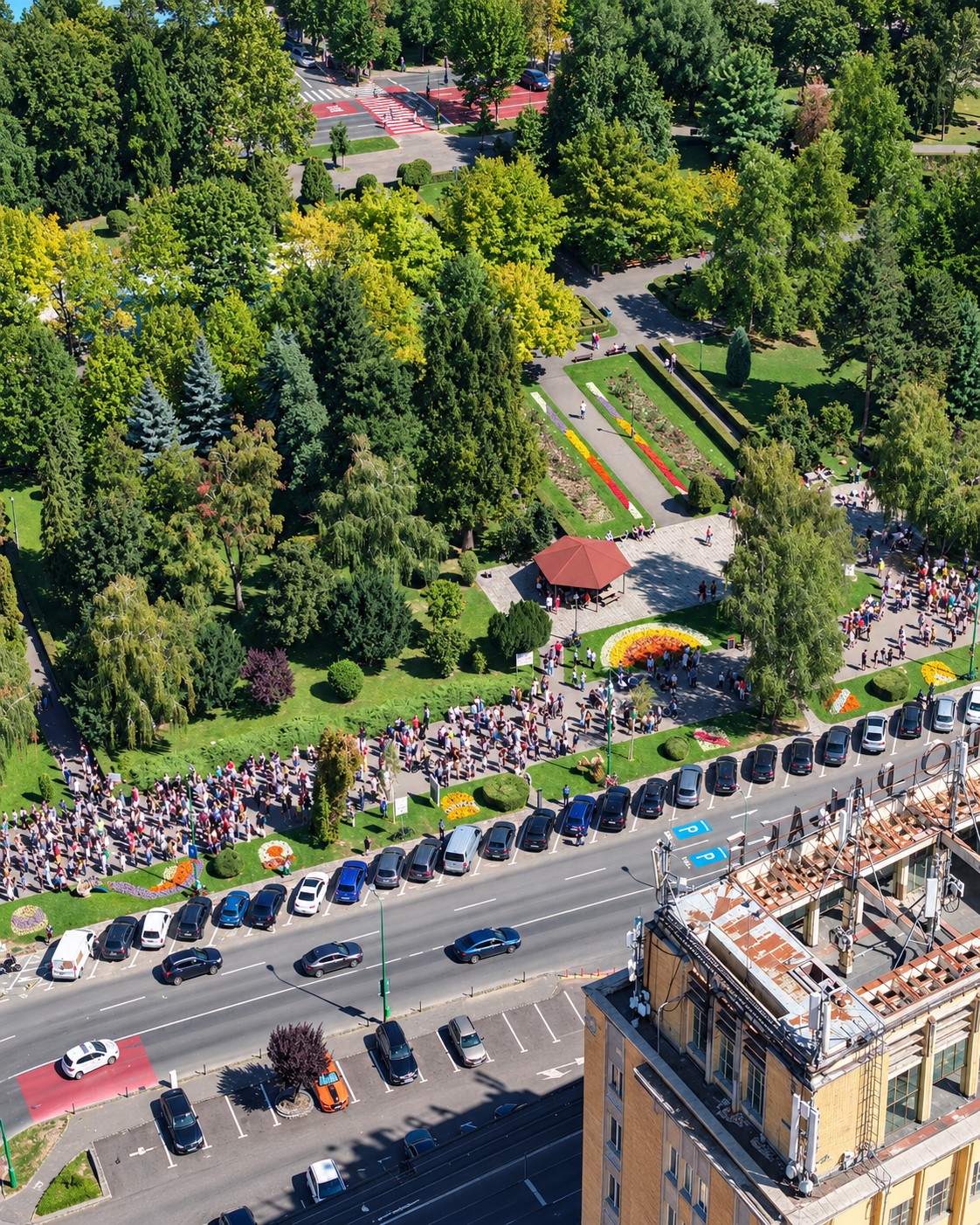 După protestele din Brașov, Primăria și Ordinul Arhitecților au discutat viitorul parcărilor din centru 1 După protestele din Brașov, Primăria și Ordinul Arhitecților au discutat viitorul parcărilor din centru 1