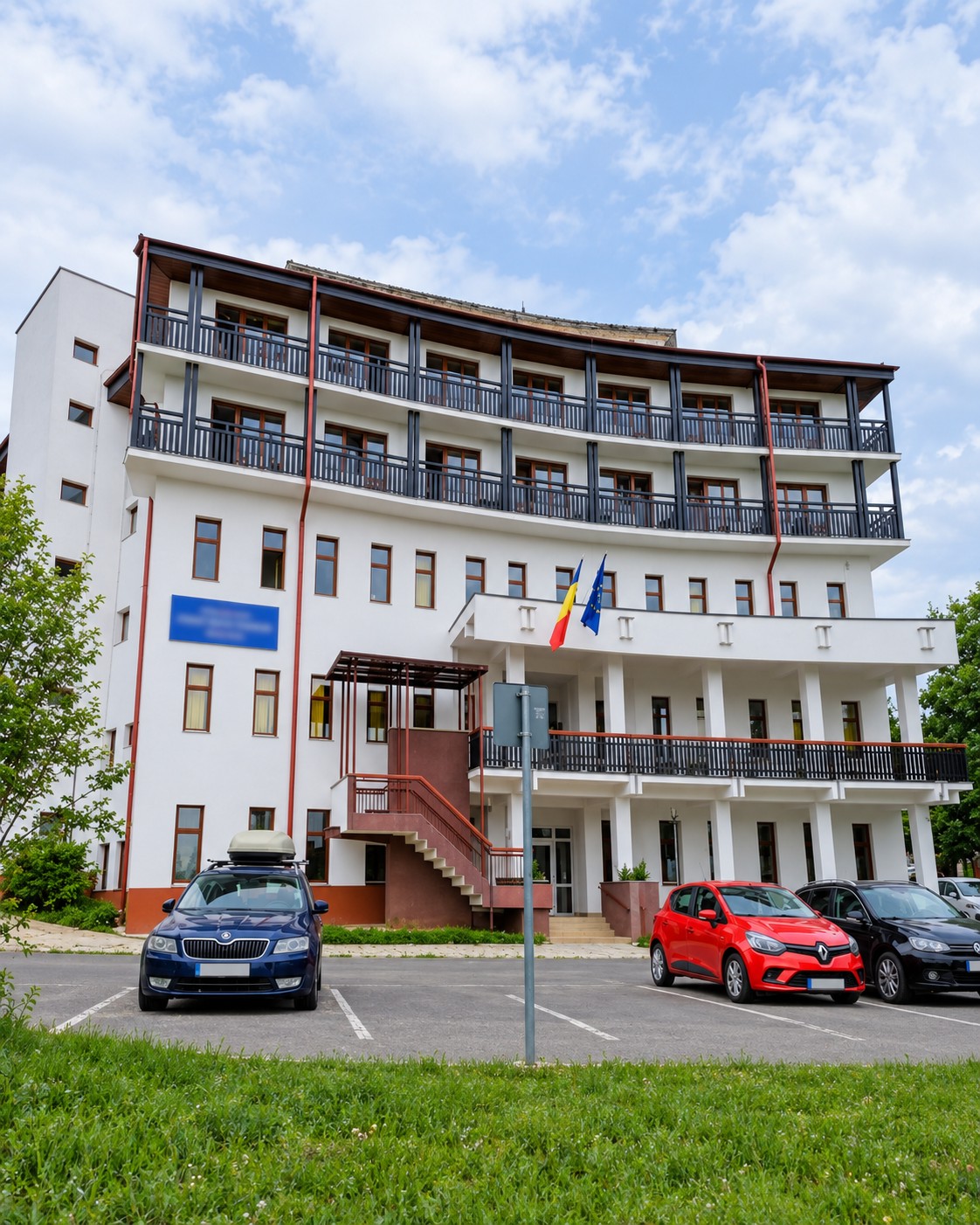 Salarii în Brașov pe care nu le mai vrea nimeni. Criză de personal: cine mai îngrijește vârstnicii 1 Salarii în Brașov pe care nu le mai vrea nimeni. Criză de personal: cine mai îngrijește vârstnicii 1